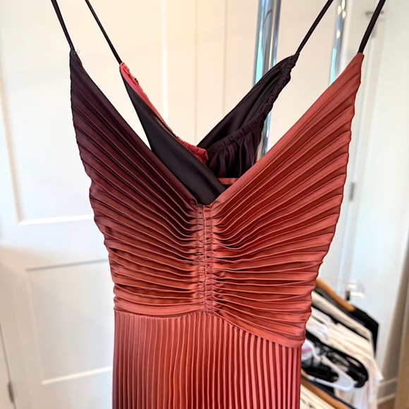 ALC Ariya Accordion Pleated Maxi Dress Ombré Dress - Size 2 (EUC) - Picture 6 of 12